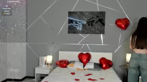 misss_evelyne online show from March 3, 6:31 am