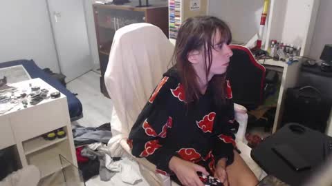 missthon online show from April 14, 3:15 pm