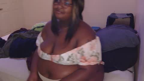 Snapshot of misstrezzkristina chatting on October 9, 3:34 am Misstrezzkristina online show from October 9, 3:34 am