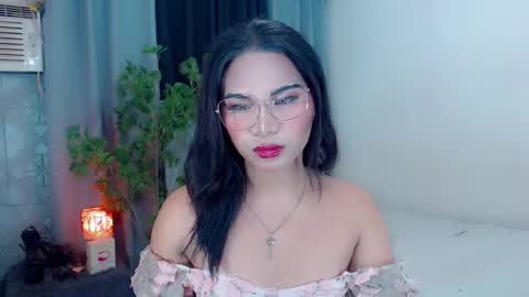 misstrishontop online show from January 10, 6:28 pm