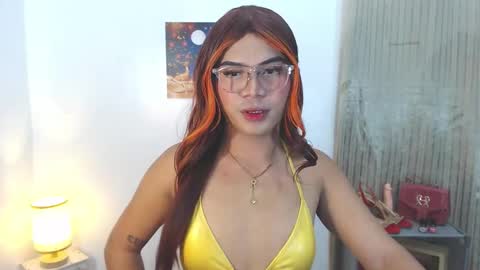 misstrishontop online show from September 27, 11:19 am