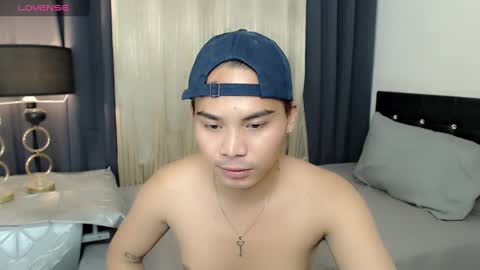 misstrishontop online show from February 18, 7:43 am