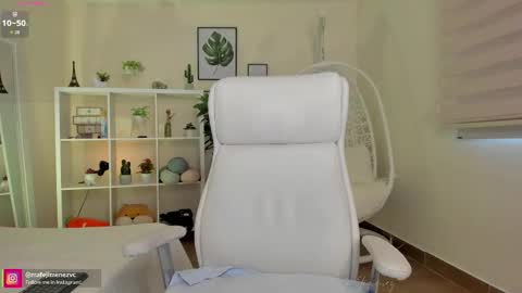 Snapshot of missvancouver_ chatting on October 3, 1:19 pm Mafe Jimenez online show from October 3, 1:19 pm