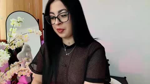 Veyra online show from May 14, 2:26 pm