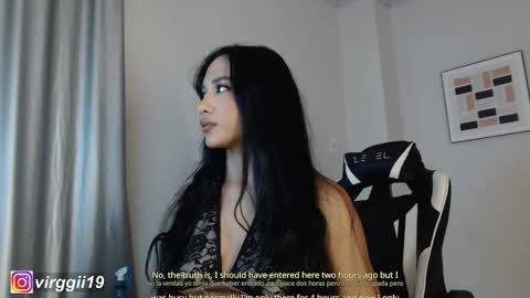 missvirggii online show from November 5, 11:40 pm