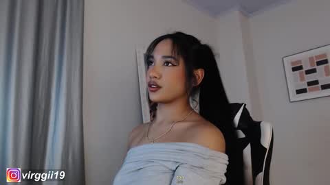 missvirggii online show from October 22, 10:11 pm