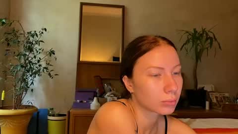Snapshot of misszlataa chatting on October 6, 6:53 am Zlata online show from October 6, 6:53 am