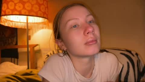 Snapshot of misszlataa chatting on March 9, 6:43 pm Zlata online show from March 9, 6:43 pm