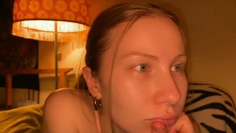 Snapshot of misszlataa chatting on March 6, 6:59 pm Zlata online show from March 6, 6:59 pm