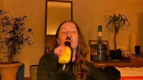 Snapshot of misszlataa chatting on September 25, 7:43 pm Zlata online show from September 25, 7:43 pm