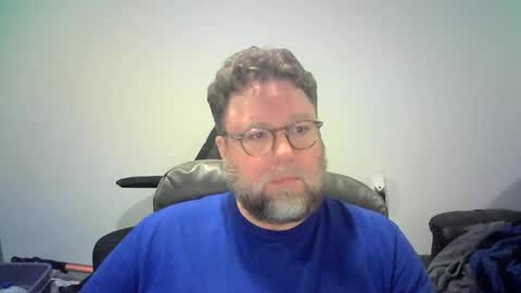 Snapshot of mister_happy567 chatting on October 5, 6:22 am Mr. Happy online show from October 5, 6:22 am