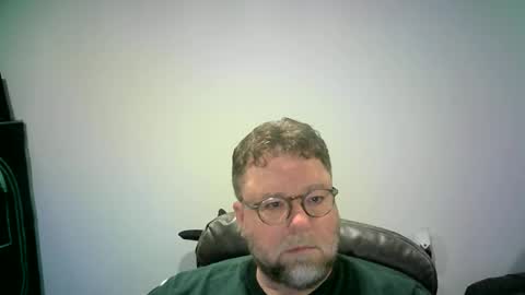 Snapshot of mister_happy567 chatting on October 9, 5:13 am Mr. Happy online show from October 9, 5:13 am