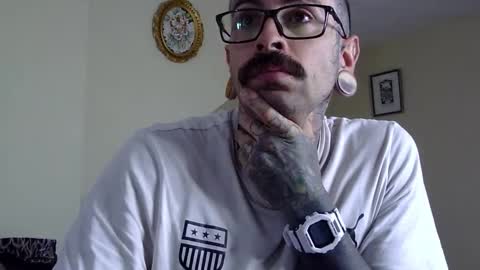     online show from November 30, 4:47 pm