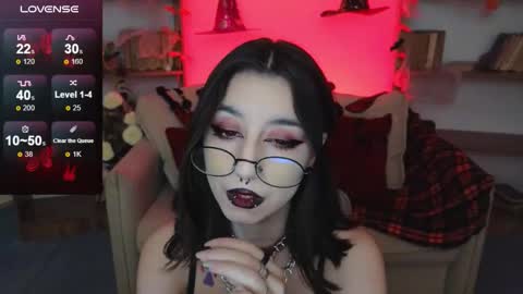 Snapshot of mistress__marcelline chatting on October 17, 9:46 am Marcelline online show from October 17, 9:46 am
