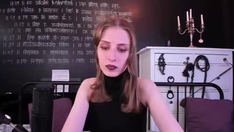 Snapshot of mistress_marlene chatting on January 18, 12:26 pm Mistress Marlene online show from January 18, 12:26 pm