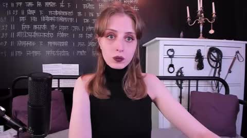 Snapshot of mistress_marlene chatting on January 30, 4:24 pm Mistress Marlene online show from January 30, 4:24 pm