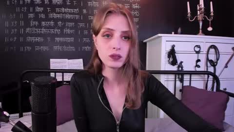 Snapshot of mistress_marlene chatting on February 11, 6:44 pm Mistress Marlene online show from February 11, 6:44 pm