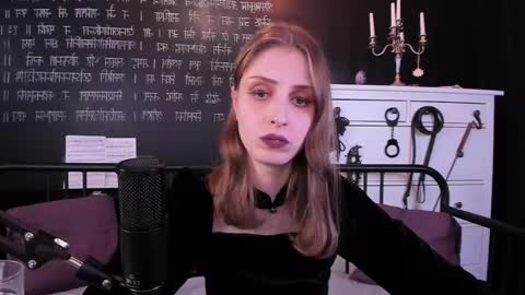 Snapshot of mistress_marlene chatting on January 25, 6:24 pm Mistress Marlene online show from January 25, 6:24 pm