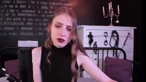 Snapshot of mistress_marlene chatting on September 22, 7:34 am Mistress Marlene online show from September 22, 7:34 am