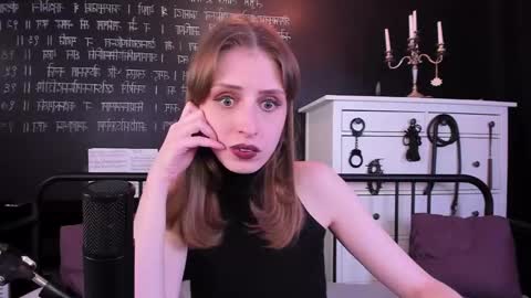 Snapshot of mistress_marlene chatting on February 1, 4:54 pm Mistress Marlene online show from February 1, 4:54 pm