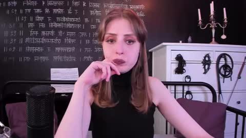 Snapshot of mistress_marlene chatting on February 22, 3:25 pm Mistress Marlene online show from February 22, 3:25 pm