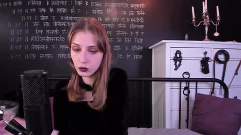 Snapshot of mistress_marlene chatting on January 24, 1:25 pm Mistress Marlene online show from January 24, 1:25 pm
