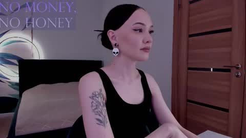 Mistress Mia online show from November 12, 4:20 pm