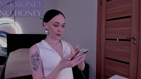 Mistress Mia online show from November 13, 4:42 pm