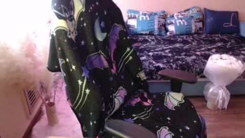 Snapshot of mistressbailey_x chatting on March 8, 1:14 pm Miss Bailey online show from March 8, 1:14 pm
