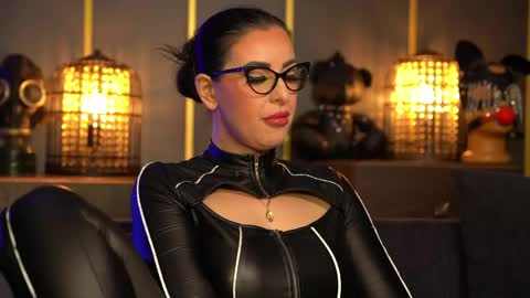 Mistress Kelly online show from April 1, 12:11 am