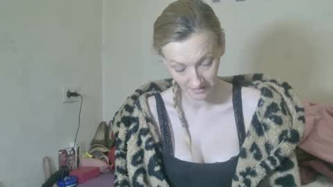 mistressmilly32 online show from March 18, 10:10 am