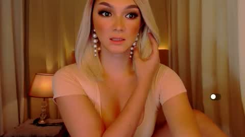 Leah online show from May 7, 3:30 pm