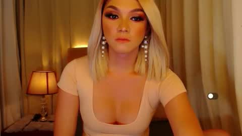 Leah online show from April 29, 9:19 pm