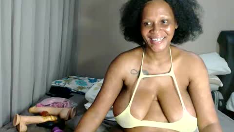 mistressshirleyx online show from January 8, 7:20 pm