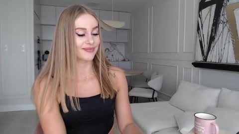 mistressuniverse online show from September 16, 9:01 am