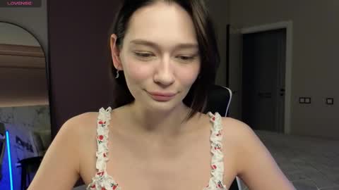 misty_roseee online show from February 14, 5:19 am