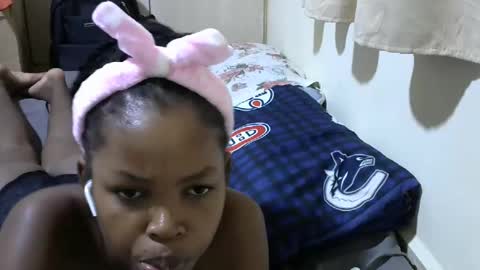 Snapshot of misty_shee chatting on March 10, 9:40 pm misty_shee online show from March 10, 9:40 pm