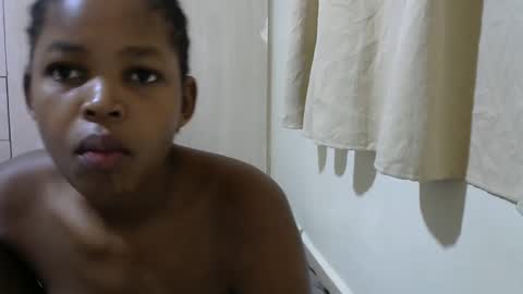 Snapshot of misty_shee chatting on February 28, 8:31 am misty_shee online show from February 28, 8:31 am