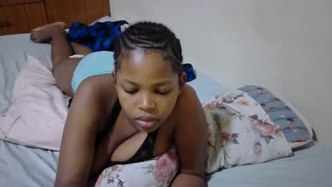 Snapshot of misty_shee chatting on September 12, 7:10 am misty_shee online show from September 12, 7:10 am