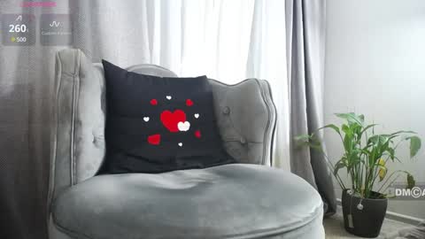 Snapshot of miu__miu chatting on December 27, 2:43 pm miu__miu online show from December 27, 2:43 pm