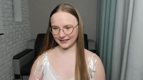 Snapshot of miya_mimi chatting on January 22, 9:21 pm Miya online show from January 22, 9:21 pm