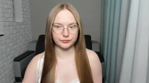 Snapshot of miya_mimi chatting on January 24, 7:49 pm Miya online show from January 24, 7:49 pm