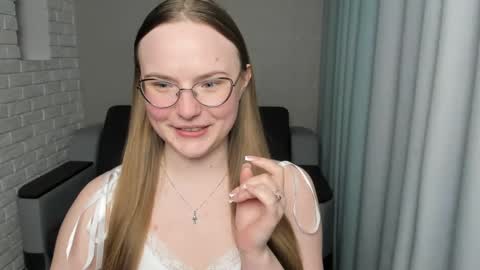 Snapshot of miya_mimi chatting on March 11, 9:37 pm Miya online show from March 11, 9:37 pm