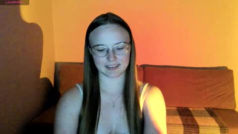 Snapshot of miya_mimi chatting on September 12, 7:49 pm Miya online show from September 12, 7:49 pm