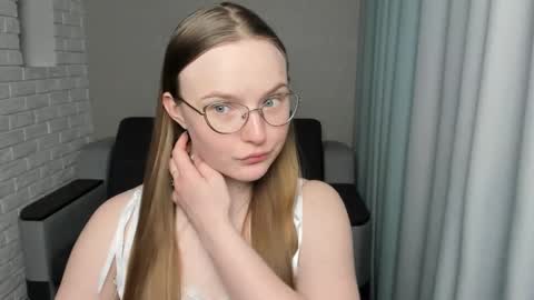 Snapshot of miya_mimi chatting on March 11, 6:30 pm Miya online show from March 11, 6:30 pm