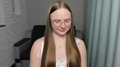 Snapshot of miya_mimi chatting on January 11, 10:18 pm Miya online show from January 11, 10:18 pm