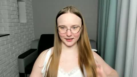 Snapshot of miya_mimi chatting on January 28, 10:23 pm Miya online show from January 28, 10:23 pm
