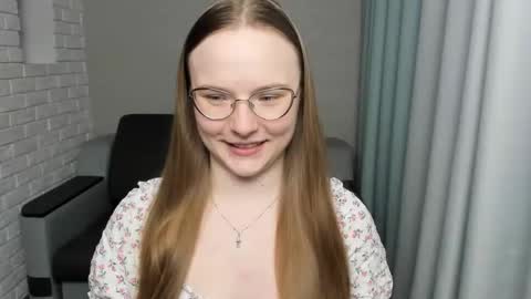 Snapshot of miya_mimi chatting on March 5, 9:37 pm Miya online show from March 5, 9:37 pm