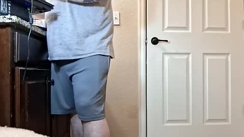 hoodyhoo online show from March 31, 6:30 pm