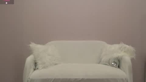 Snapshot of mmmeoww chatting on October 17, 4:11 pm Ariela online show from October 17, 4:11 pm